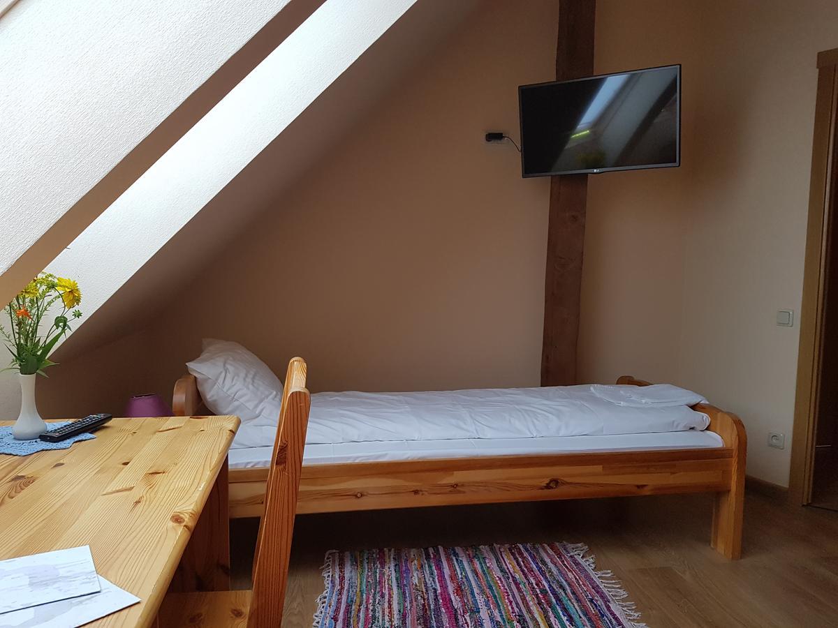 Aitinlauvas Hotel Tīreļi Bagian luar foto