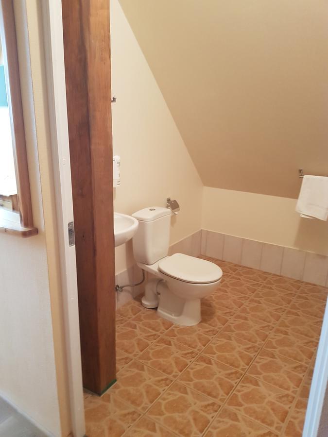Aitinlauvas Hotel Tīreļi Bagian luar foto